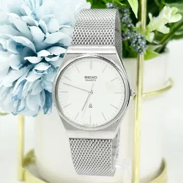 SEIKO 세이코 샤리오 6030-7070 쿼츠 손목시계