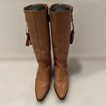 마리끌레르 베이지 스티치 디자인 롱 부츠