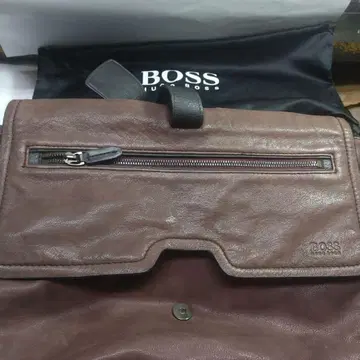 BOSS 가죽 숄더백 브라운