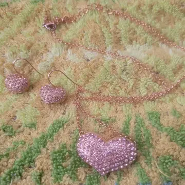 새상품 미사용 반짝반짝 하트 목걸이 귀걸이 세트 핑크 골드 컬러