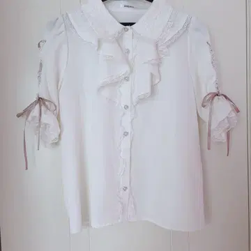 NOEMI 노에미 반팔 화이트 블라우스 어깨 리본