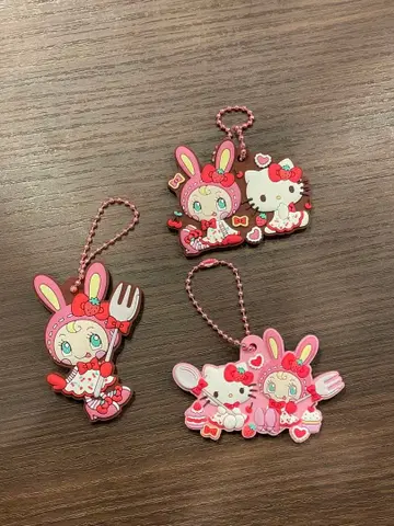 메조피아노베리에 산리오 키티 콜라보 가챠 키링