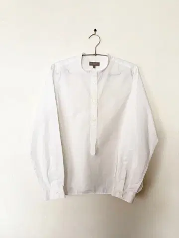 마가렛호웰 밴드 카라 긴팔 셔츠