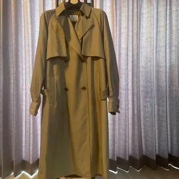 카키 트렌치코트