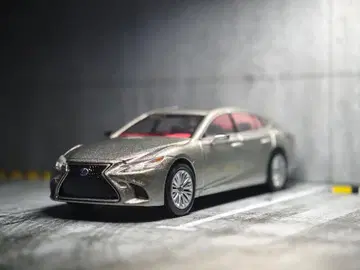 MASSDI 1/64 LEXUS LS500h 실버