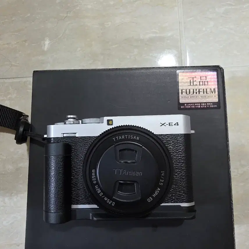 후지필름 X-E4 카메라 + TTArtisan 렌즈