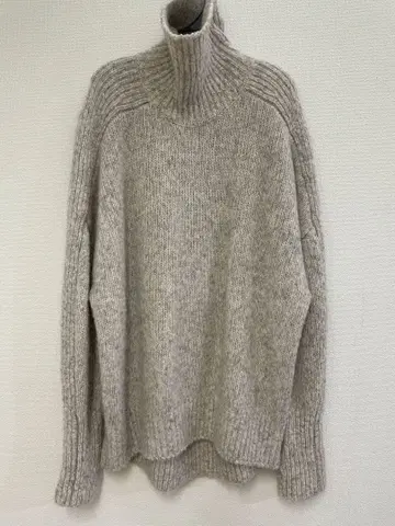 HYKE 알파카 터틀넥 스웨터