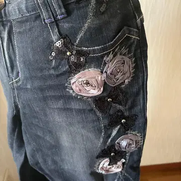 Coup de BEAUTE 꽃 무늬 스팽글 사양 블랙 데님 오샤레