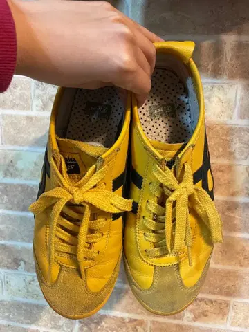 오니츠카타이거 스니커즈