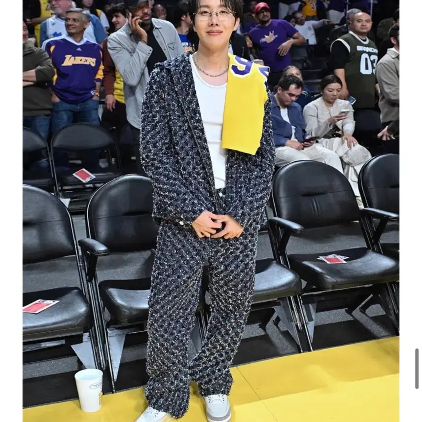 루이비통 [48] 제이홉 착용 플록드 모노그램 데님 후드 자켓 사진 6