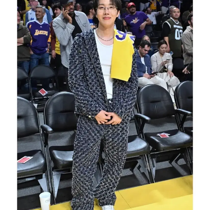 루이비통 [48] 제이홉 착용 플록드 모노그램 데님 후드 자켓 사진 7