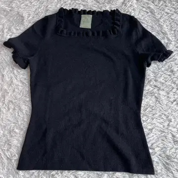 시빌라 새상품급 프릴 썸머 니트 블랙 M