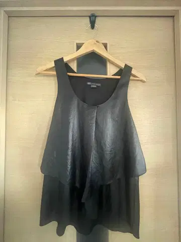 AX Armani Exchange 블랙 슬리브리스 XS/S