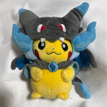 판초를 입은 피카츄 메가 리자몽 봉제 인형