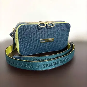 죠죠의 기묘한 모험 사만사 베가 죠린