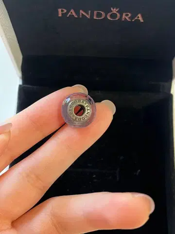 PANDORA 적자색 유리 참