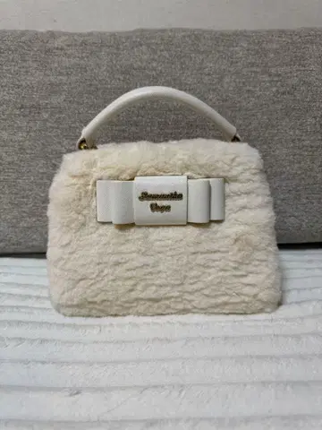 Samantha Vega 화이트 퍼 숄더백