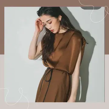 [ AUBREY ] 미사용 백리본 새틴 턱 블라우스