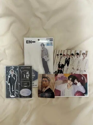 ENHYPEN JAKE 아크릴 스탠드 (포토 카드 포함)