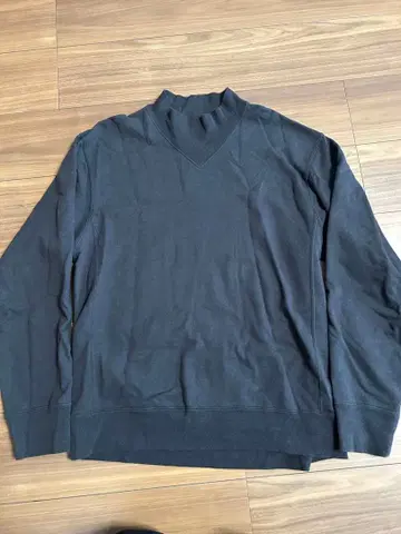 Goldwin 블랙 모크넥 맨투맨