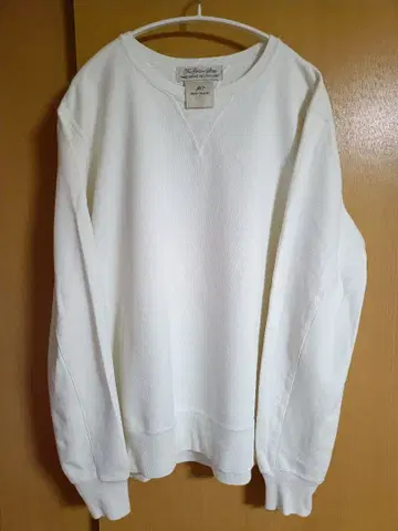 REMIX RELIEF 맨투맨 화이트