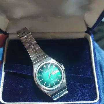 SEIKO 세이코 손목시계 워치 쿼츠 데이데이트 그린 다이얼