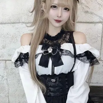 [MARS] 어깨 트임 프릴 슬라이더 블라우스