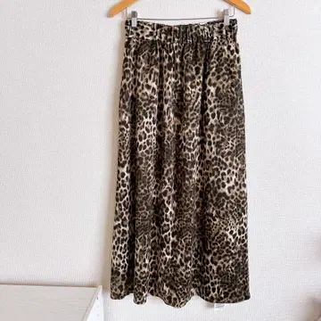 저널 스탠다드 랙 미사용 매트 새틴 레오파드 스커트 레오파드