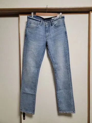 아르마니 익스체인지 슬림 청바지