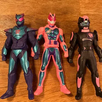 가면라이더 리바이스 피규어 3체 세트