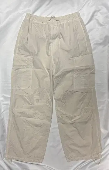 UNIVERSALPRODUCTS 유니버설 프로덕트 카고 팬츠 아이보리