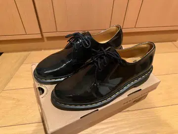 닥터마틴 3홀 신발 블랙 페이턴트 UK9