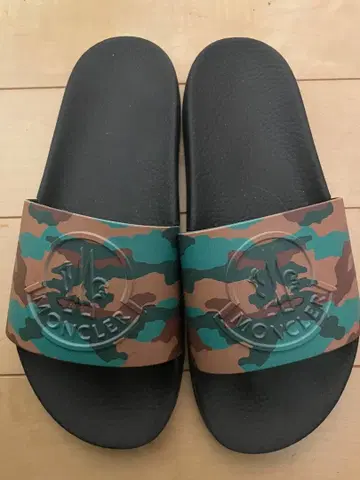 MONCLER 카모 패턴 샌들 사이즈 40