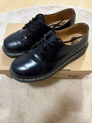 닥터마틴 홀 슈즈 27cm 케어 용품 세트