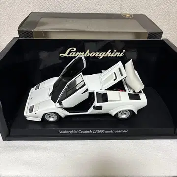 교쇼 1/18 람보르기니 카운탁 LP5000QV (화이트)