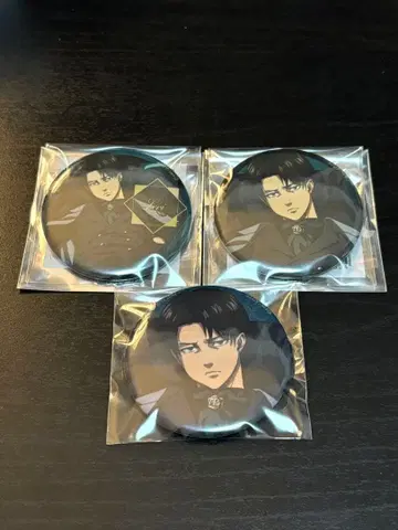 진격의 거인 Dignified 리바이 캔뱃지 3개 세트