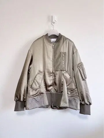 OMMO TRIANGLE PANEL SATIN BZ