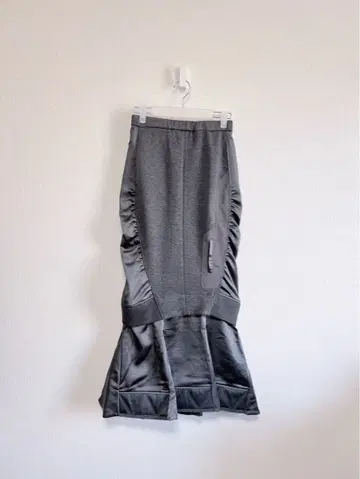 OMMO SATIN LAYERED CUT SK