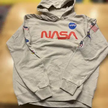 NASA 베이지 후드티