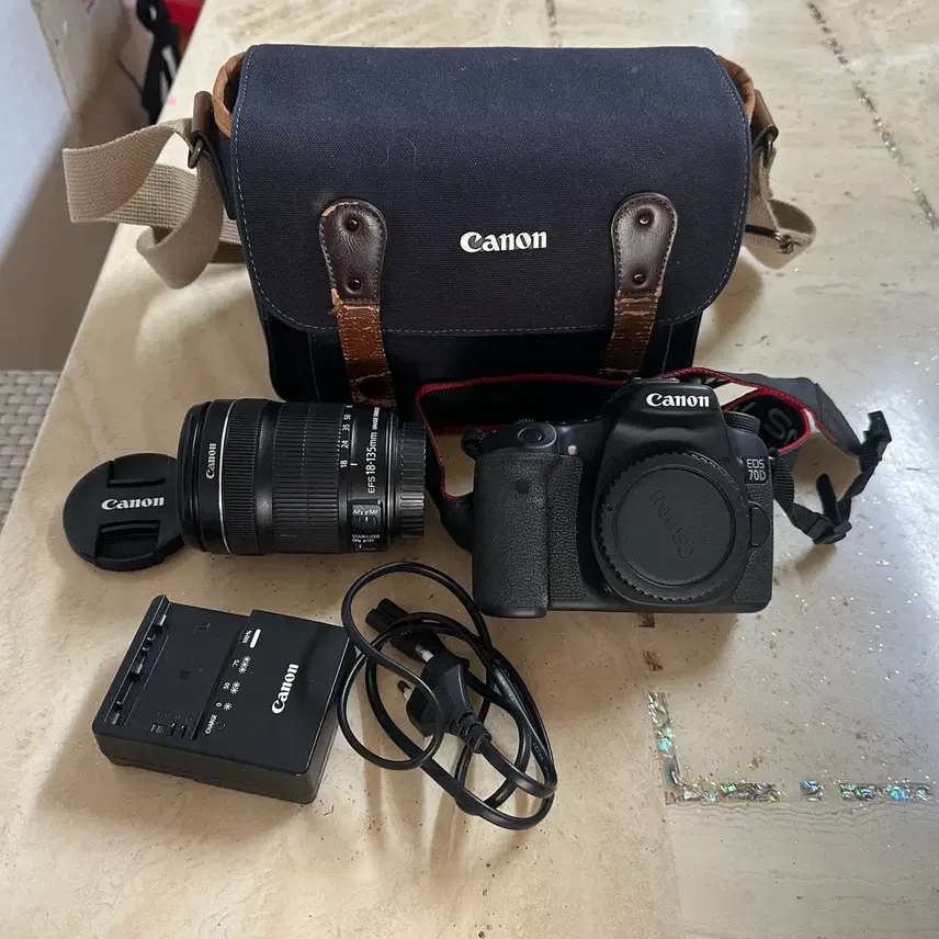 캐논 EOS 70D + 18-135mm 렌즈 세트 판매합니다