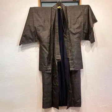 합리적인 가격 앙상블 기모노 순수 실크 남성 남성용 상태 좋음.