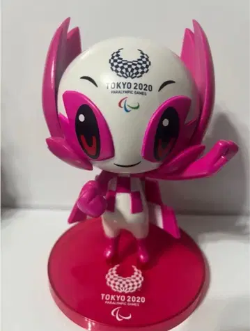 도쿄 2020 올림픽 마스코트 피규어