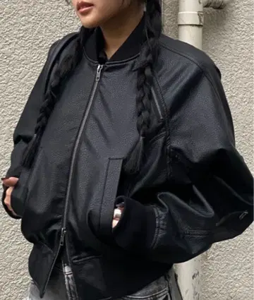 LAGUA GEM CROPPED FAUX LEATHER 블루종