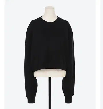 [새상품급] HYKE 하이크 크롭 맨투맨 CROPPED SWEAT