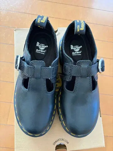 닥터마틴 AUDRICK T 바 블랙 EU37