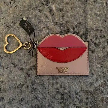 Victoria's Secret 패스케이스 립스틱 디자인