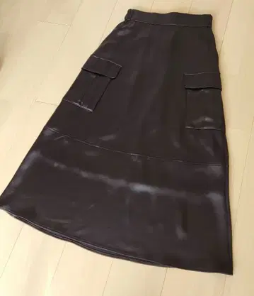 Lounie 루니 새틴 롱 스커트 포켓 부착