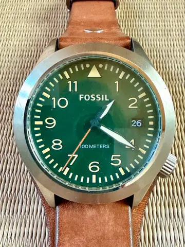 파이롯트 스타일 FOSSIL 그린 다이얼 100m 방수 손목시계 쿼츠