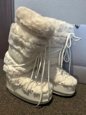 THE HOLIDAY PROJECT 어그 부츠 화이트