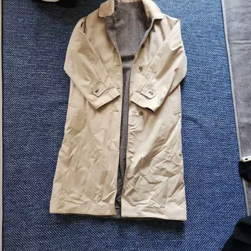 체크 무늬 트렌치코트 9AR